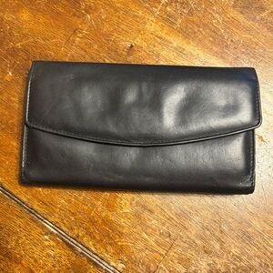 G.H. Bass & Co. vintage wallet in full grain leather Black